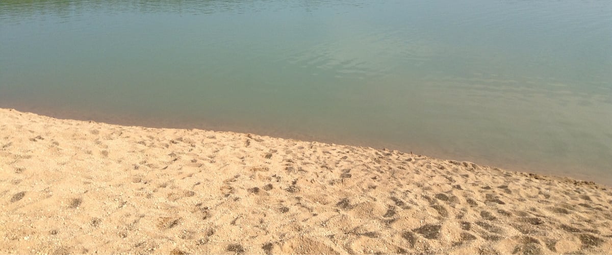 Lake between Suchdol nad Lužnici and Majdelena in South Bohemia. 
An old sand mine that is now a popular destination for swimming. Clean water but with poor visibility.
It's awkward to get to by public transport, but worth the trip if you are around Třeboň  or České Budějovice.
#swimming #hiddengem #southbohemia