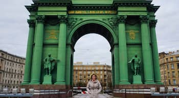 Counting the number of cities in which I see an Arch of Triumph. 