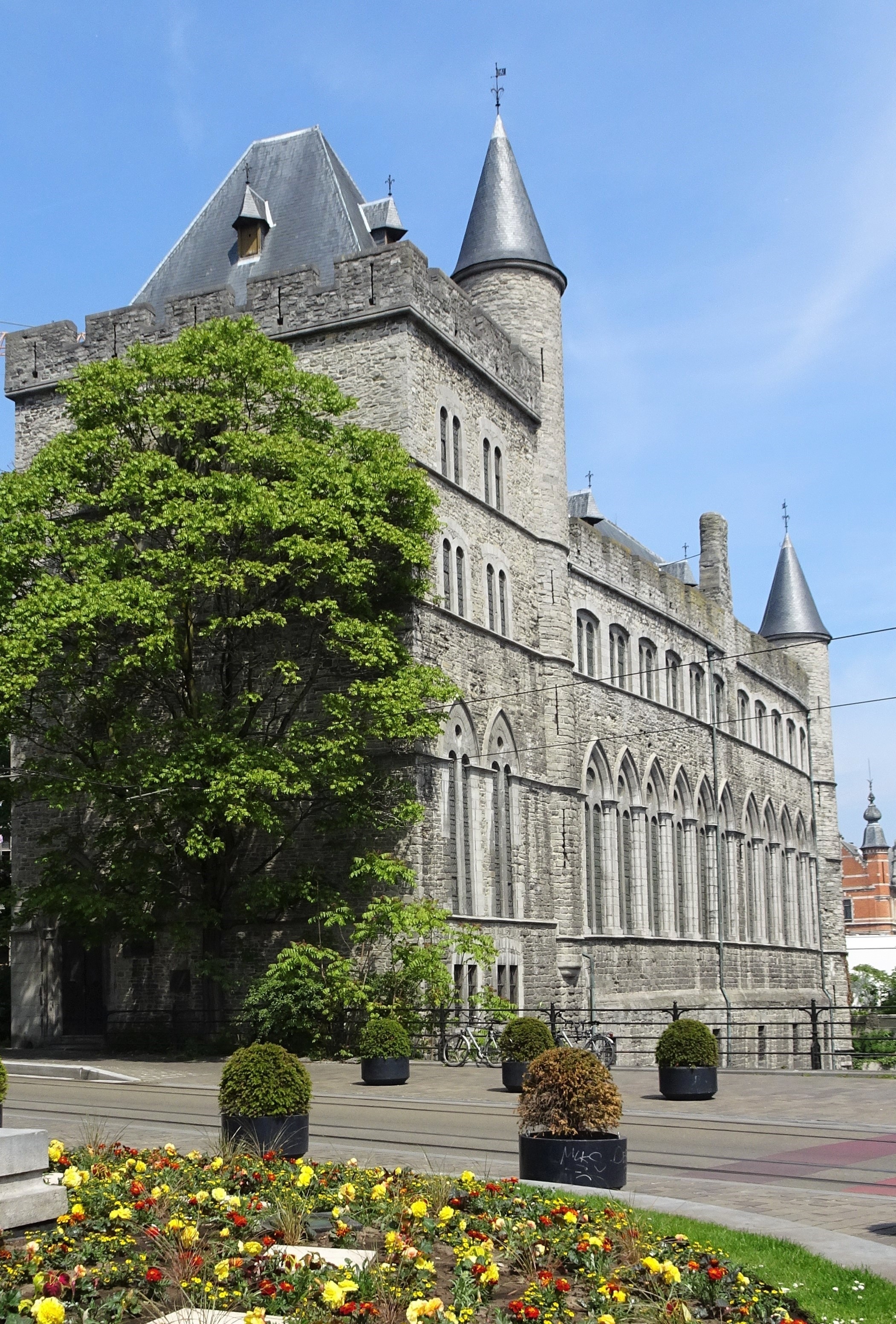In the Middle Ages, Gerard the Devil Castle was the defender of Ghent's inner harbor.  #Ghent  #Culture  #History