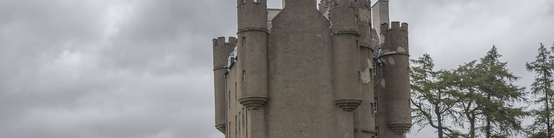 Braemar ends or begins the castles on this road. there are many along the road, but this one is one of the ones that guarded the north from the south during the 1600s.