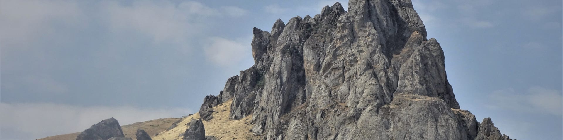 Besh Barmag (Five Fingers Rock formation) is a split crag and one of the most famous mountains in the Caucasus, known for its mythical stories. It is a sacred place for visitation by (mostly female) pilgrims. In pre-Islamic times it was a hub for ancestral spiritual worship and some of those traditions are still practised today.  #Azerbaijan   #TroveOnTuesday  #Nature  #Trovember  #History
