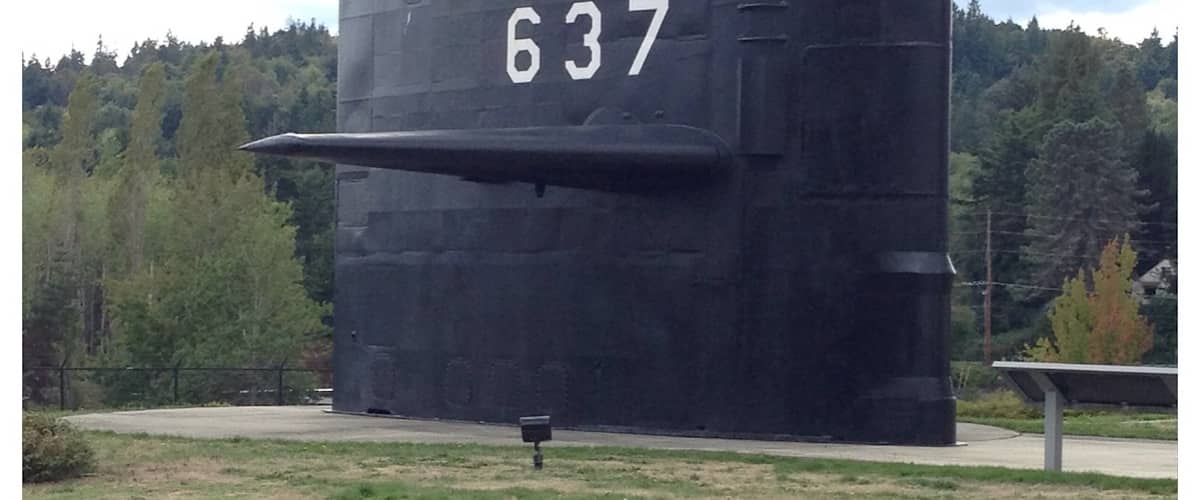 Free museum with tons of information about submarines, the history of diving  and oceans with real torpedoes, diving suits, and other displays.