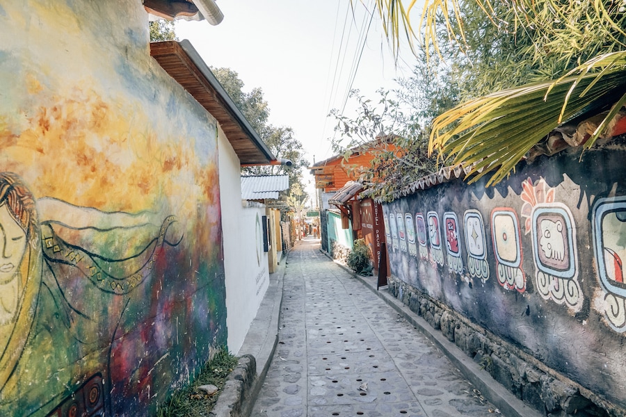 San Marcos is known for its art and yoga! The lifestyle in this lake side village is so peaceful and relaxing. Every corner there is new art to be found! On this photo, the painting to the right represents the Mayan calendar which Guatemala has done an amazing job with preserving the Mayan culture!
#culture #guatemala