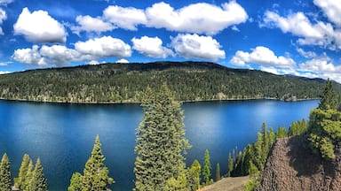 IPhone panorama of Osprey Point in Ponderosa State Park. Great place to camp with lots of easy hiking trails. You can drive to this point but I recommend you hike or take a bike ride. Worth the view.
#take a hike