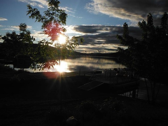 Located in tiny Mattawa, ON, this picturesque view is just down a slight hill from Valois' Motel & Restaurant. While I have not had the chance to eat or stay at Valois' (apparently they aren't very good anyway), I always make it a priority to stop and check out the view of the Ottawa River.
