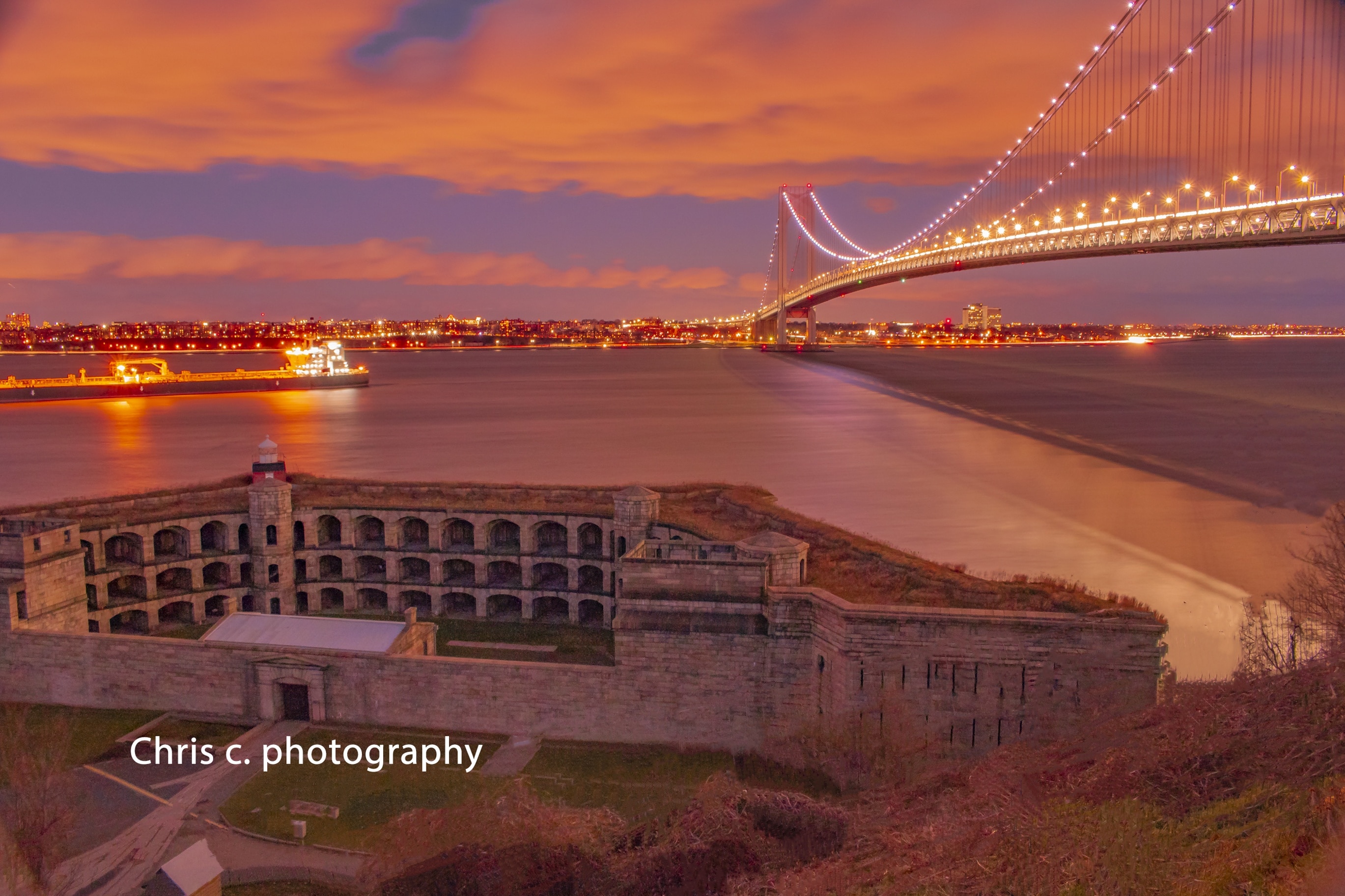 this is my 2nd shot from fort wadsworth. this time with both the fort and the bridge in the shot. this is a great site to see at night or sunset. the veiws are amazing.