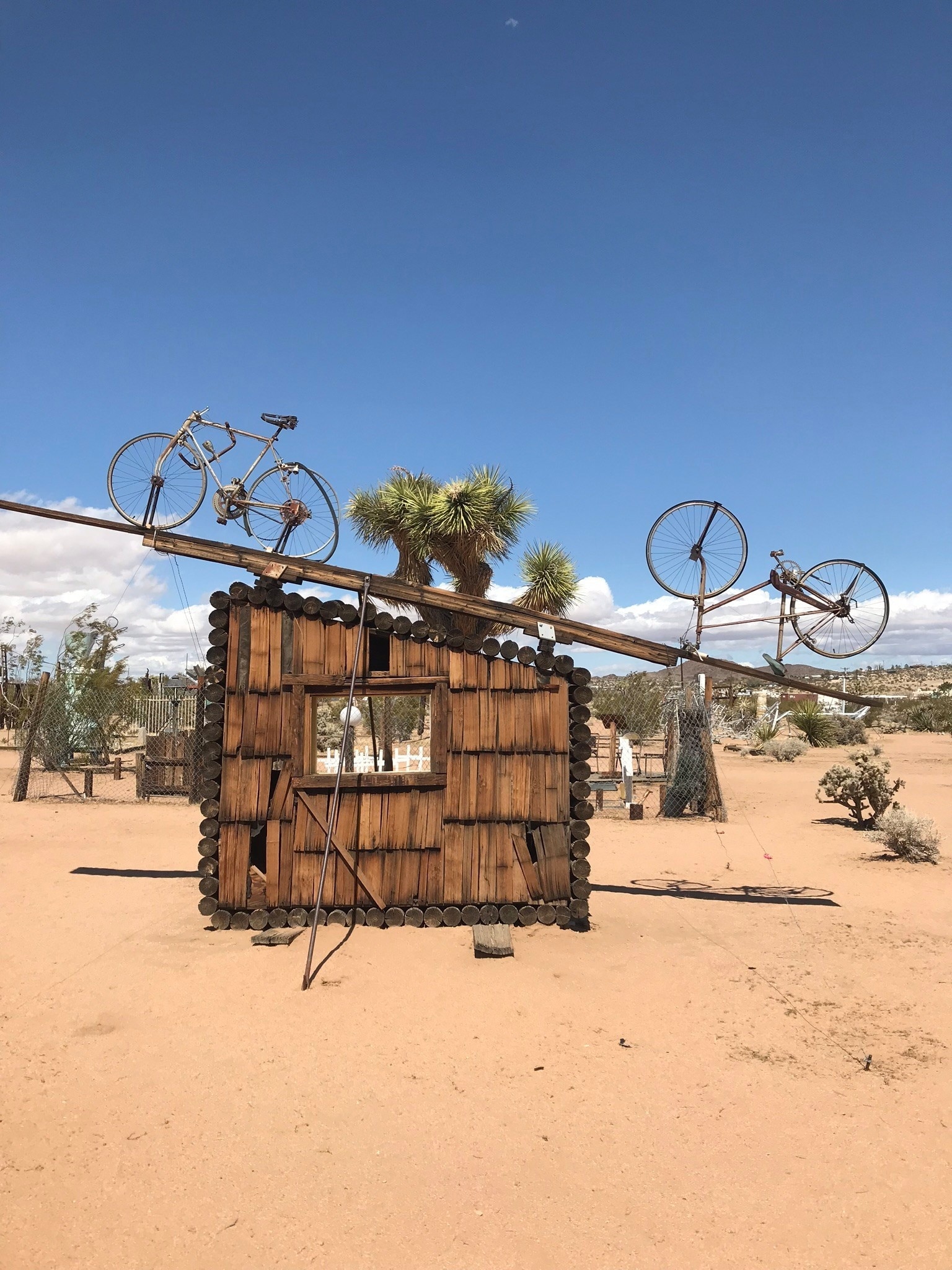 Just outside Joshua Tree National Park, the Noah Purifoy Foundation houses some of the quirkiest desert art installations I have ever seen. It's free to visit (donations accepted) and definitely worth a visit if you're in the area! #JoshuaTree #Desert #California 