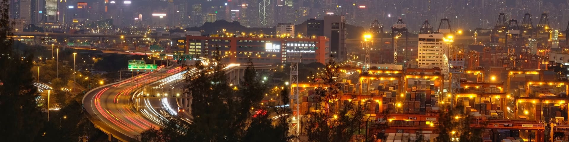 View from the Cho Yiu Chuen car park facing Hong Kong island in the background. On the right, you can see the docks. #Bvscities