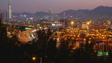 View from the Cho Yiu Chuen car park facing Hong Kong island in the background. On the right, you can see the docks. #Bvscities