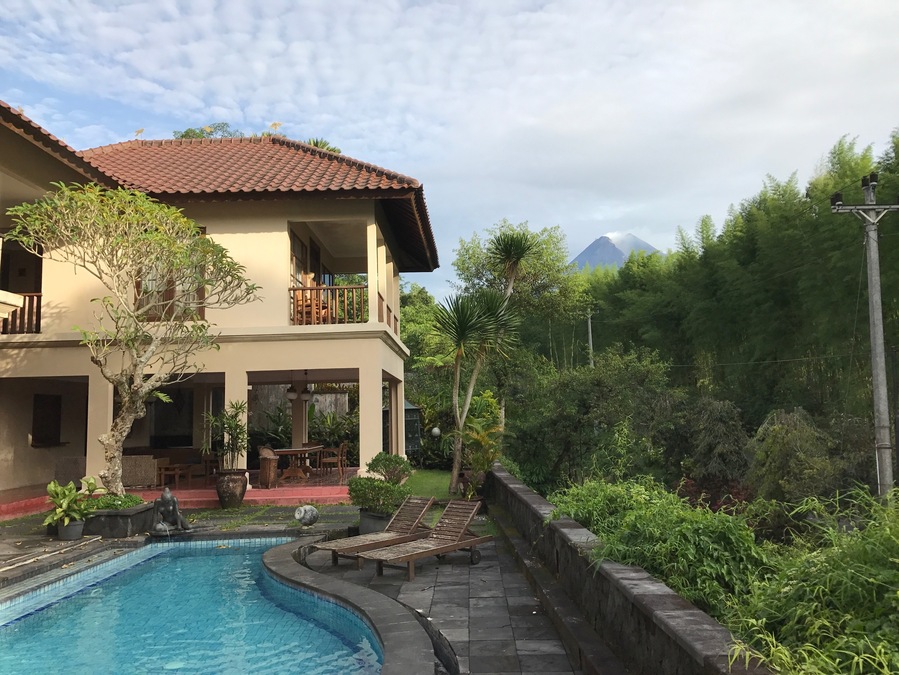 Got the pool, open air living room and view of the most active volcanic mountain in Java island. #lifeatexpedia