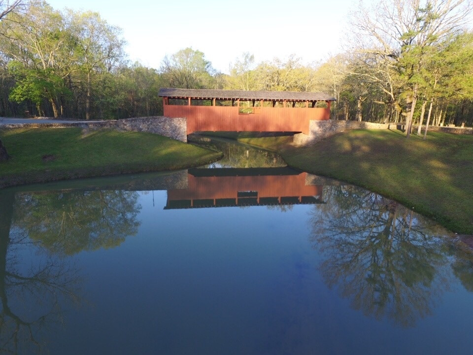 Covered bridge 