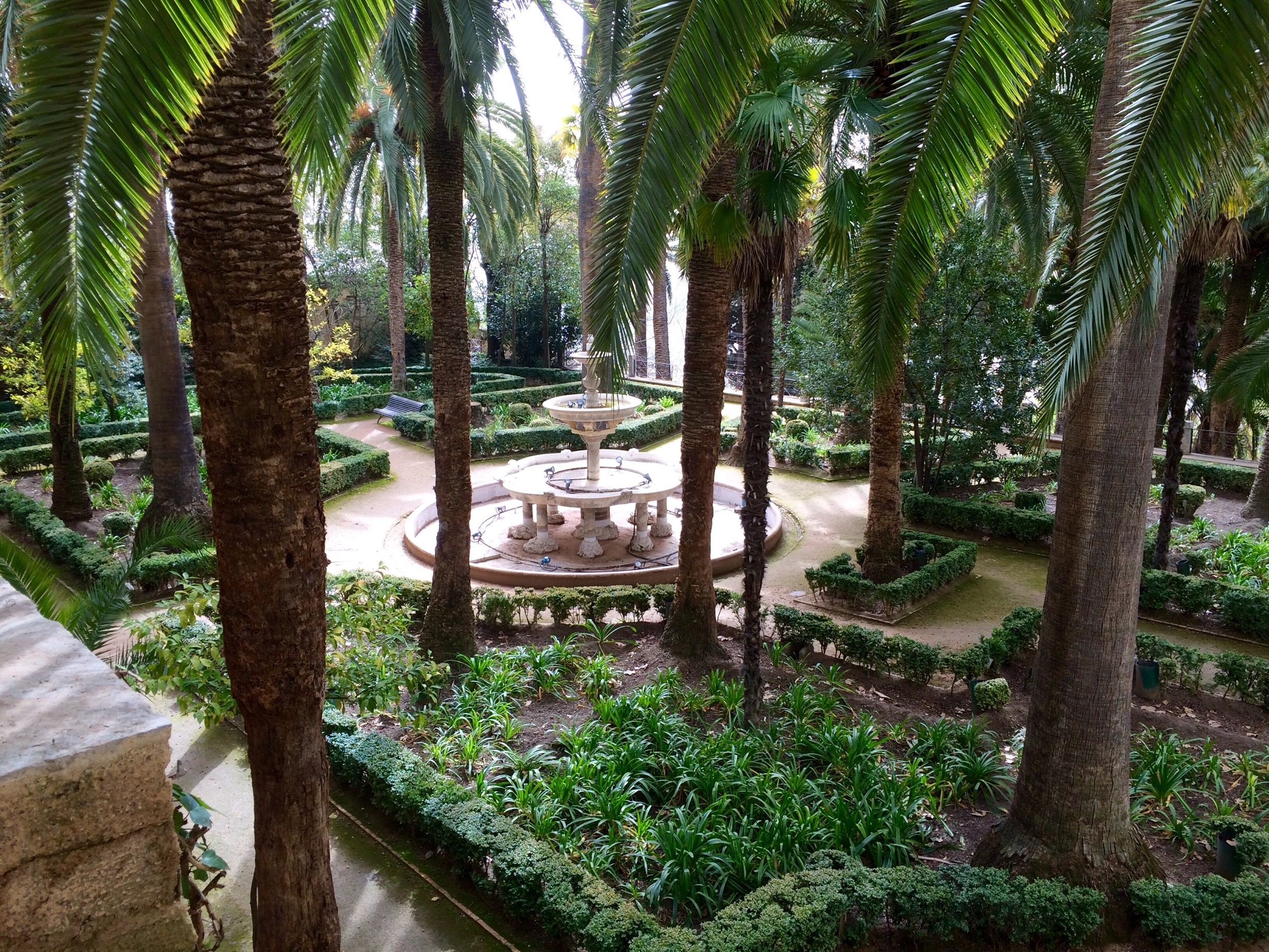I walked all the way up to find these gardens without really knowing what to expect, but I absolutely loved them! It's said that poet Frederico García Lorca spent quite a bit of time here. There's a grand house surrounded by multiple gardens and fountains. 🌴⛲️🍊It's a rather peaceful spot with overlooks of the city and surprises around every corner. There are plaques displaying local Spanish poetry throughout, and I even found a gang of peacocks wandering around! Definitely plan to spend a lot of time here. Update: there is also a hidden lake with a mini castle on an island in the middle, as well as ducks... 🦆
