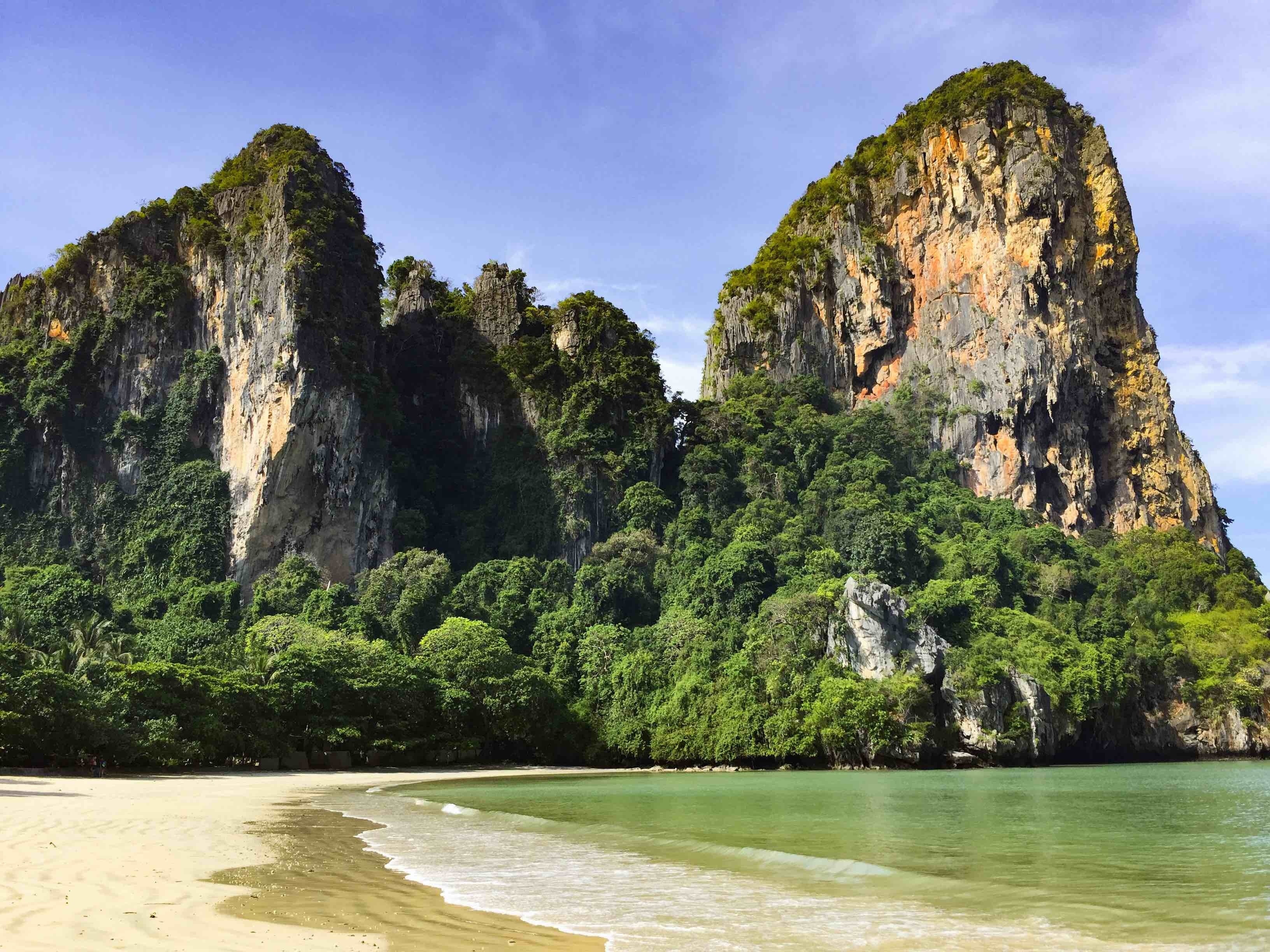 First Impressions of KRABI! Railay Beach, the Most STUNNING Place