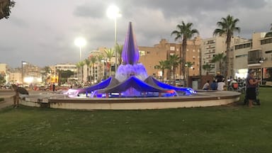 Lighted fountain 