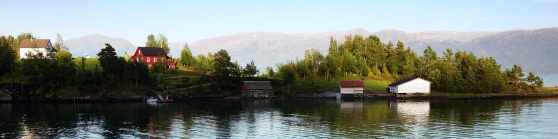 Børsheimholmen, Hardangerfjorden.