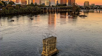 Georgeus sunset at the Belle Isle bridge in Richmond