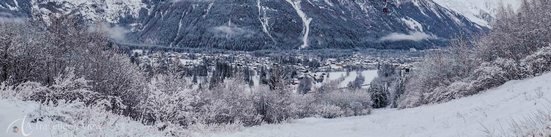 Panoramic view over Les Praz. This was taken from underneath the La Flégère cable car.
#Snow