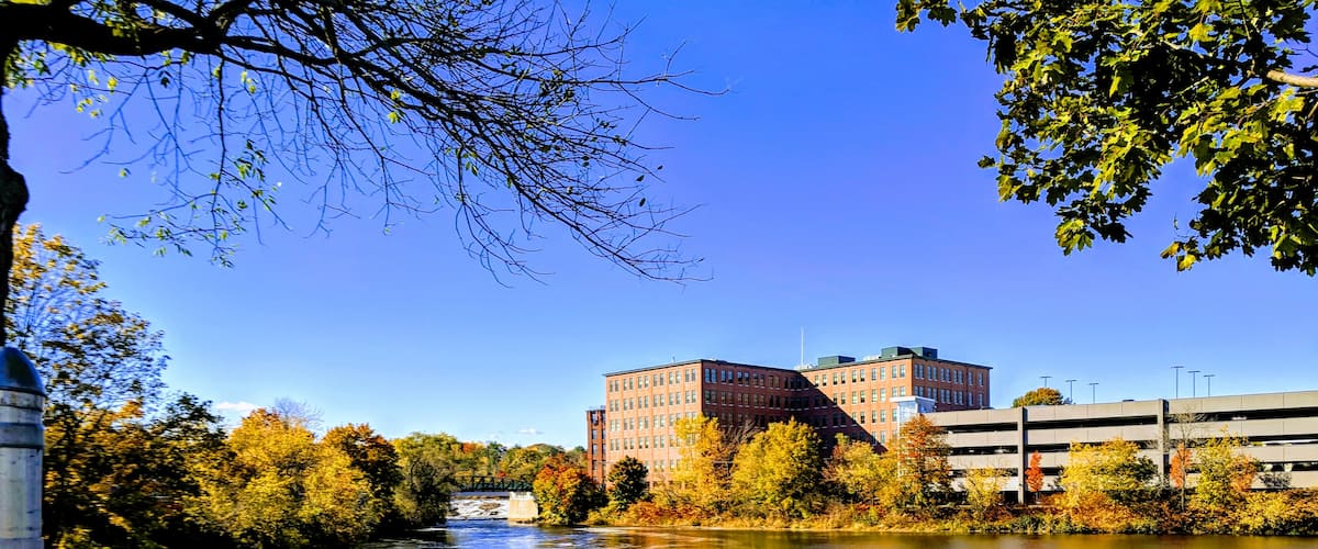 There is no place for fall like New England, especially Maine. From the forests, to the urban areas, there is so much to see!
#maine #mainelife #vacationland #westbrook #city #tourism