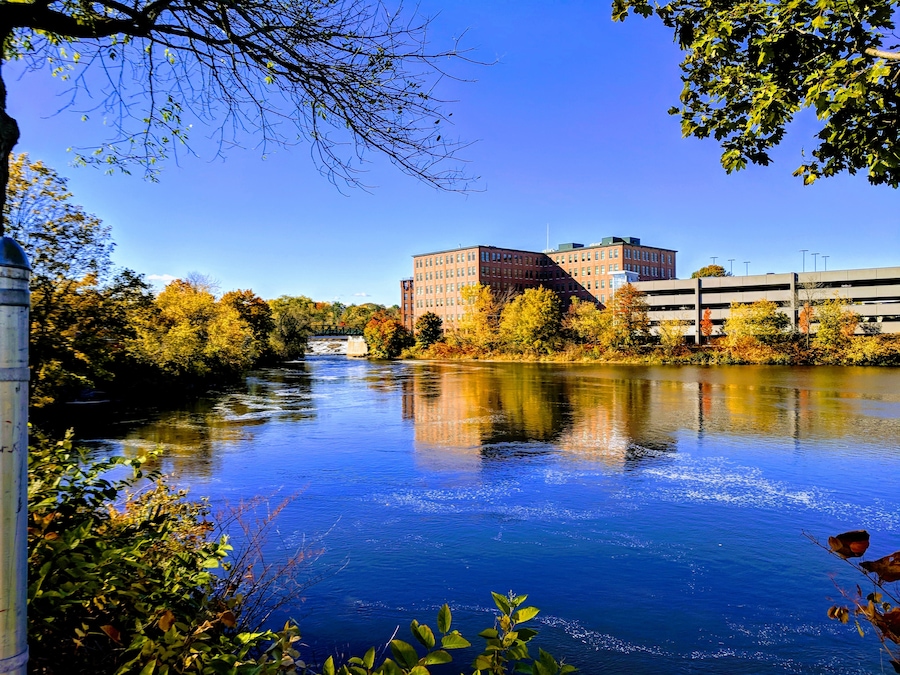 There is no place for fall like New England, especially Maine. From the forests, to the urban areas, there is so much to see!
#maine #mainelife #vacationland #westbrook #city #tourism
