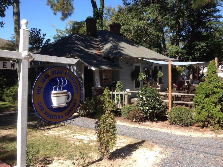 Tried a new spot in Southern Pines,NC. The Java Bean Plantation is in a little house where they roast their own coffees. The latte was well made and tasty. Very nice staff and good selection of coffees. One of the nicest places I've found to just hang for a while.