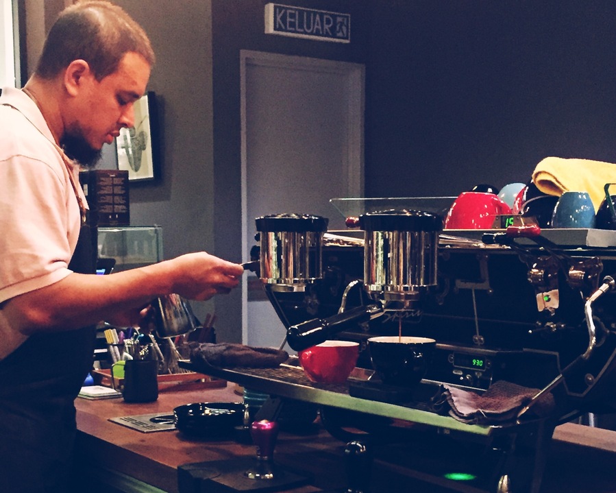 Great coffee place with a barista that takes pride in his coffee. Tell him your coffee and leave the rest to him. Enjoy! #Taufik #BrazilianMexican #citrusy #flatwhite