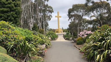 Mount Macedon memorial cross. A lovely spot for a family picnic. Easy access. Has a cafe nearby. Great views of surrounding countryside.