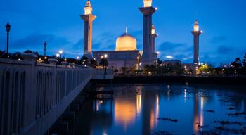 Blue Hour in Bukit Jelutong
#bluehour #mosque #shahalam