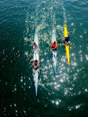 As I was walking across the bridge between Fão and Esposende Portugal this group of kayakers passed underneath me
#BVSBlue