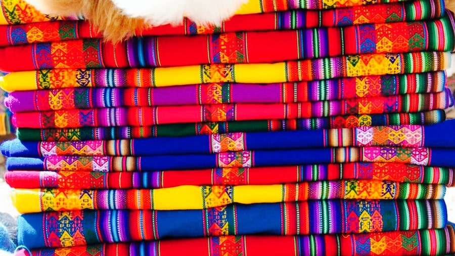 Skilled weavers have long produced elaborate pieces out of wool, cotton and even feathers some with record setting thread counts and mind boggling designs. This is one thing that united the ancient cultures that settled the Andes over the centuries, it's a textile tradition that is beyond
#colorful