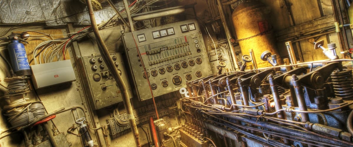 The engine room of an old boat berthed at Rochester Harbour.
#Abandoned #Urbexing