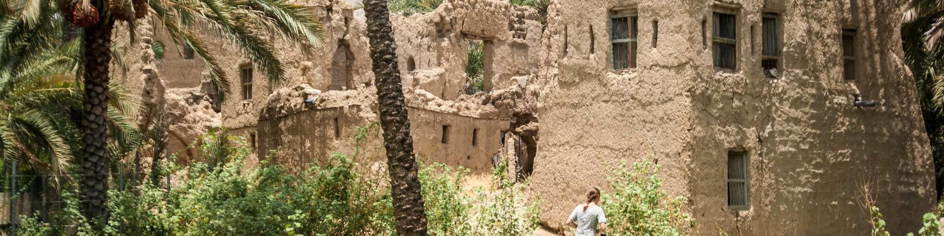 #Urbex, Oman-style. Exploring abandoned buildings near #Nakhal Fort, #Oman 🇴🇲
#LifeAtExpedia