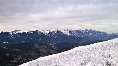 Natha Top near Patni Top is best place to look around the snow peaked mountains and the beauty of Kashmir valley