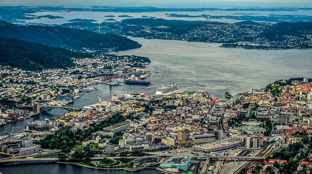 Ulriken kabelwagen, Bergen, Vestland, Noorwegen
