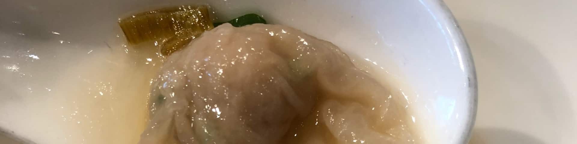 Hard to believe but the skin of these wontons is actually made from pork that has been pounded until it’s paper thin. The texture is very unique and like nothing I’ve come across anywhere else in the world. Given the amount of craftsmanship that goes into this it’s surprising how inexpensive it is. Putien is a chain that has earned a Michelin star and it’s well deserved. #GoodEats