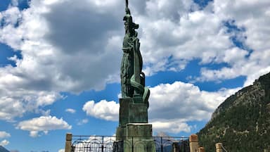 Statue of "The Great France" was placed at the top of the fort in the French Alps in 1933. It was intended to commemorate the intervention of the US Army in the First World War and to salute world peace. The fort is now in ruins but offers dramatic views of the town below and the French Alps. #History