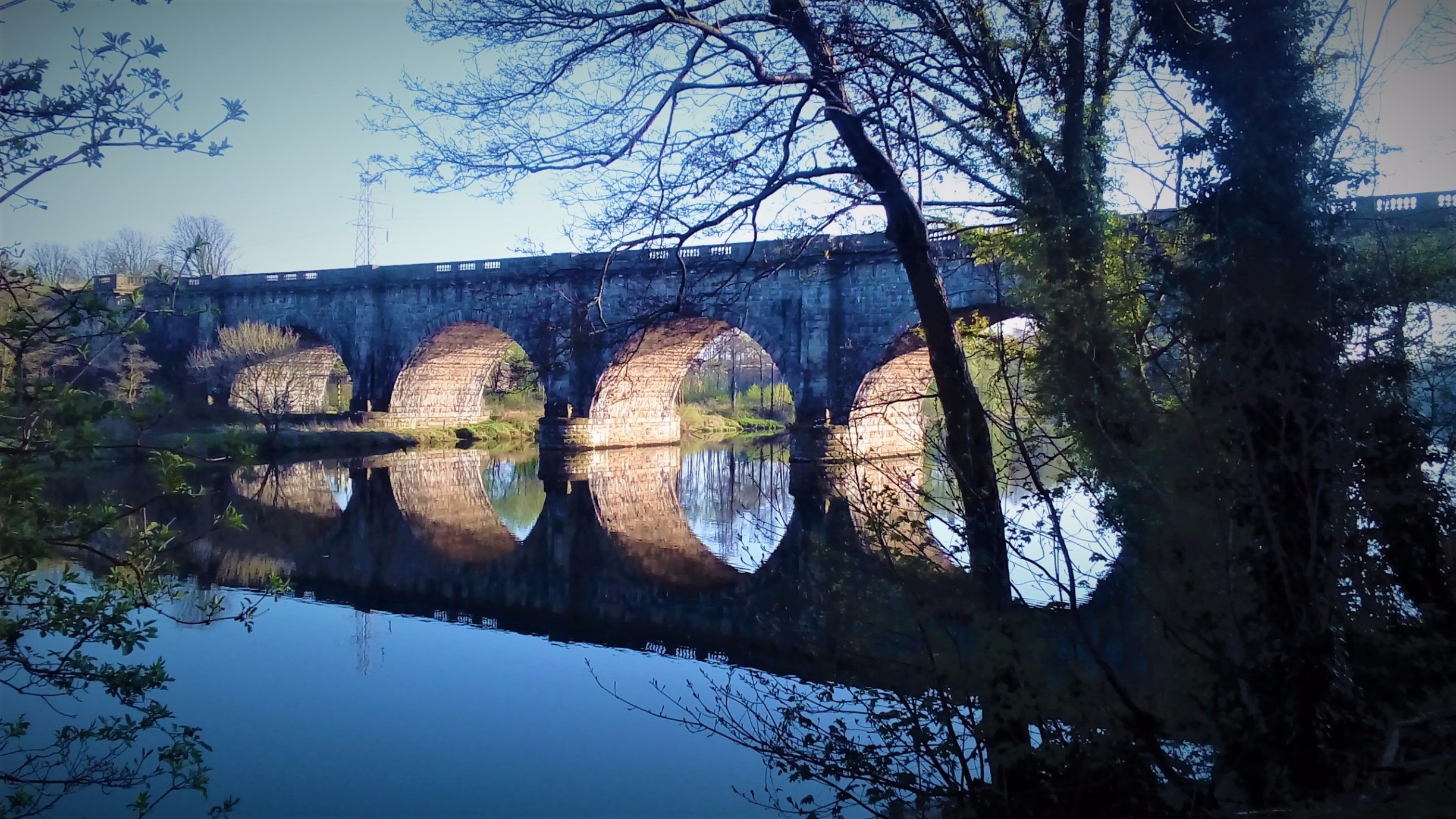Very pretty Aquaduct carrying the Lancaster section of the Canal over the River Lune.
#troveon #lifeatexpedia 
#stunningstructures #waterlust
#Architecture #Blue #Reflections #BVSBlue
#mybackyard