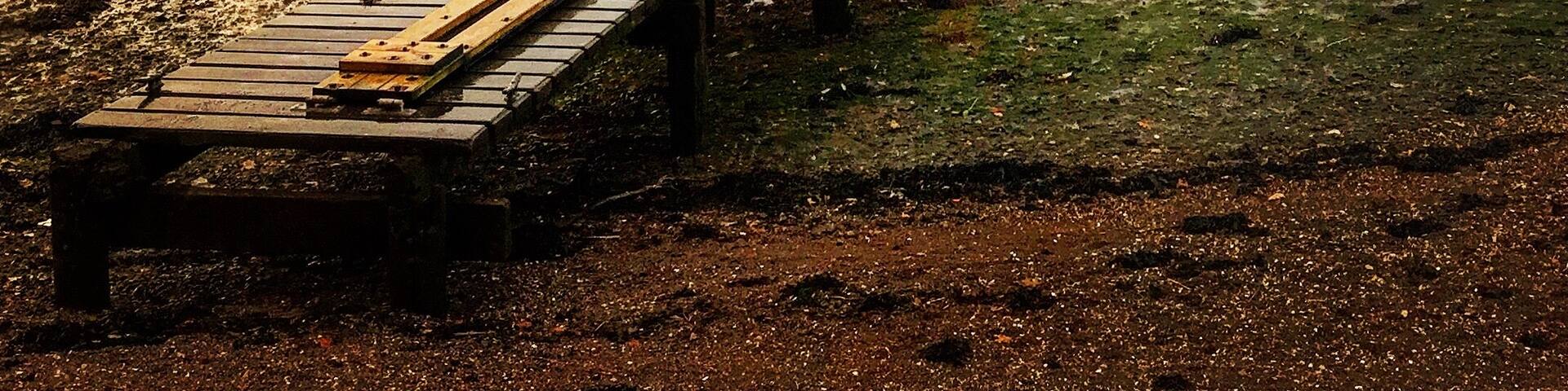 A great place to go for a scenic meal or drink situated on the south side of the Teign estuary. I spotted this when I 1st drove trains between Teignmouth & Newton Abbot.
Try & time your visit just before sunset & get a west facing table