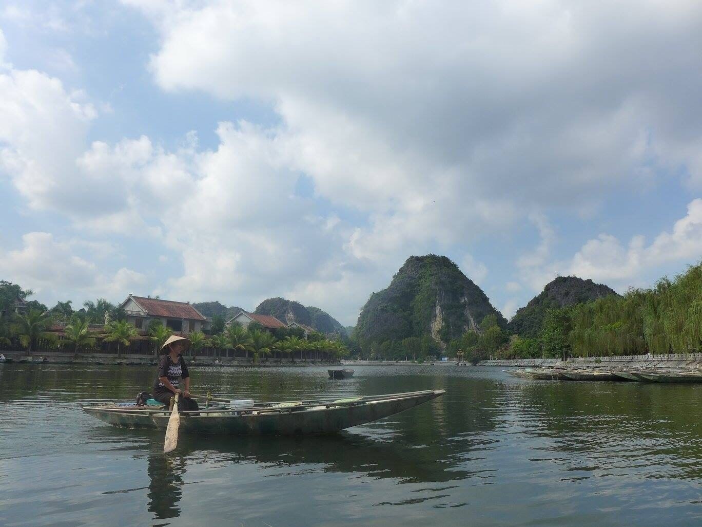 Small group tour from Hanoi: Mua Cave, Tam Coc, Bich Dong