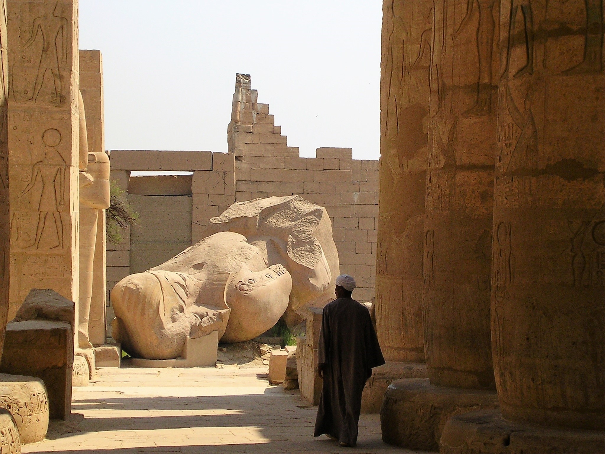 If you are in Luxor you have to visit this tempel 