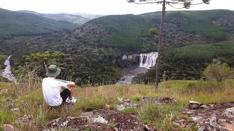 A Rota das Cascatas é uma caminhada ecológica de 14 km no município de Bom Jesus, Rio Grande do Sul, Brasil.
Mais informações: https://www.viagensecaminhos.com/2018/01/rota-das-cascatas-bom-jesus.html
