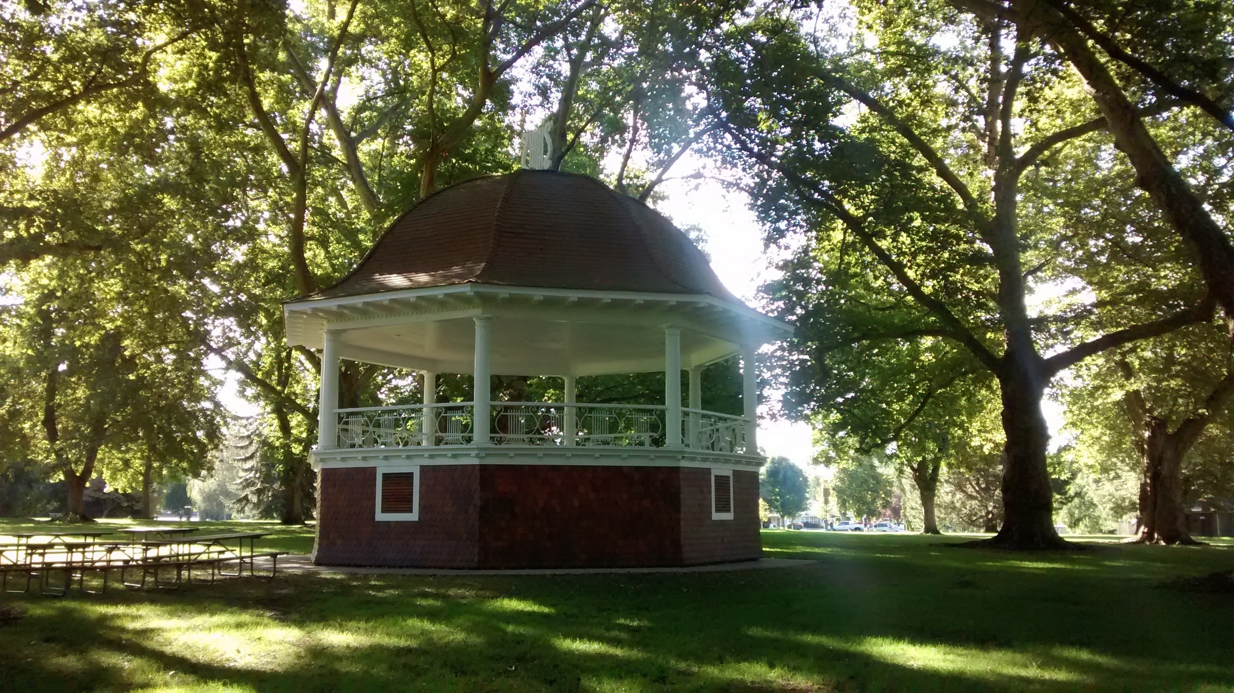 Beautiful morning in Pioneer Park. Established in 1902, it is Walla Walla's oldest park. Enjoy outdoor concerts performed in the bandstand, and watch the squirrels at play as you sit under the canopy of the 100+ year old giant sycamore trees.