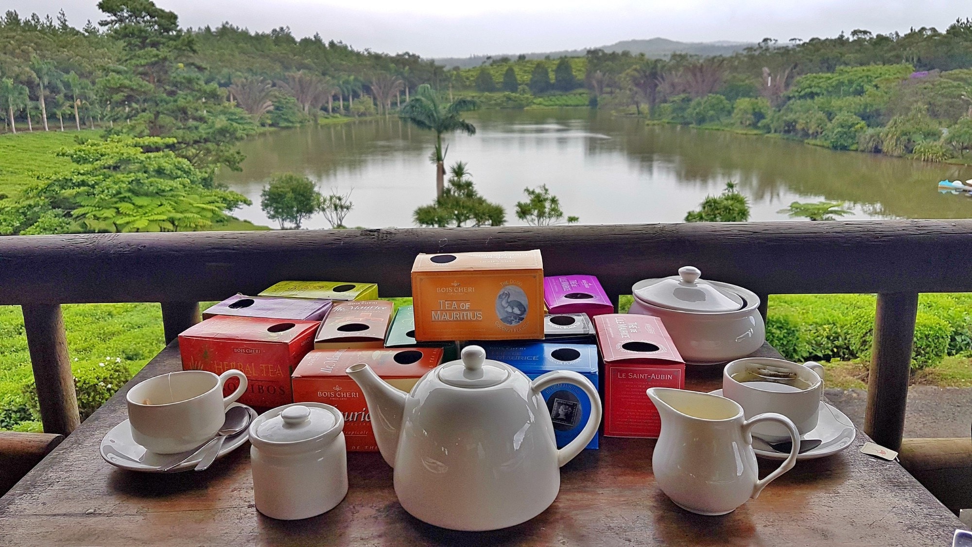 We found this place by random while we were driving in the rain, hungry and a little lost. The restaurant was closed but for 100 rupees, you can try all the tea you want with one of the most impressive tropical views we've seen on the island!

#mauritius #tea #teatime #afternoontea