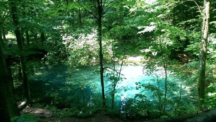 The small lake that change colours. #Amazing