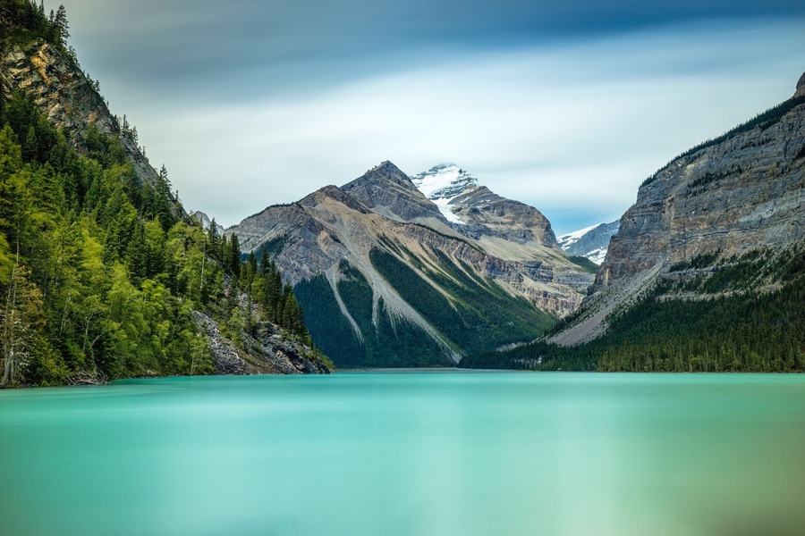 Take a small 3 mile hike from the Mt. Robson Visitors Centre up the Berg Trail to Kinney Lake, it’s an easy family friendly hike and when you arrive there are picnic tables to sit and enjoy he views on the lake side. This is a 13 minute long exposure looking down the lake.