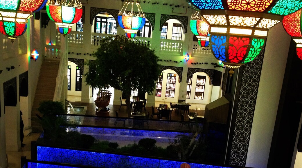 بعدسة A.L. McGuffee