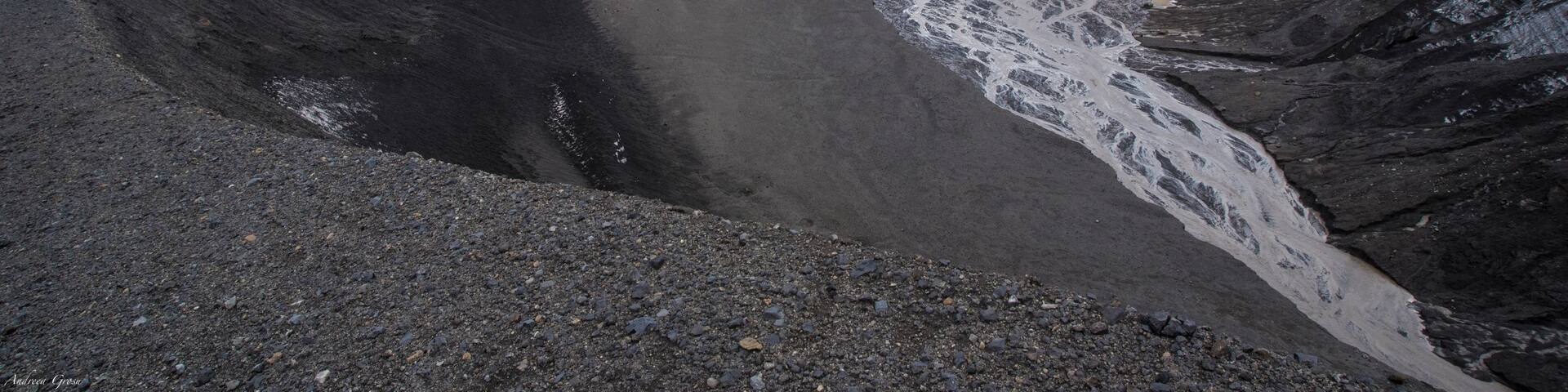 The last stop during the trip in Antarctica. We warmed up walking on top of the crater and on the way back we did the polar plunge. :)
#hiking