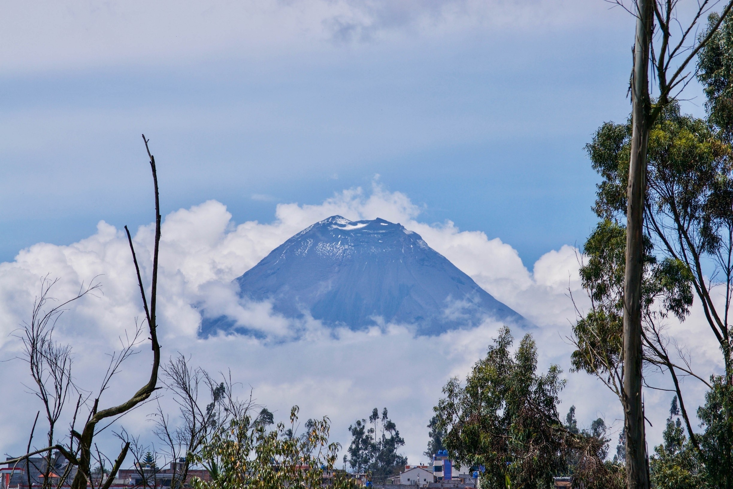 Tungurahura is an impressive volcano in the high altitude town of Banos, Ecuador. We were very lucky to be able to see "the mountain out" as we Seattleites call Mt. Rainier.

More on Banos here: https://culturalfoodies.com/2017/11/02/top-ten-things-to-do-in-the-adventure-town-of-banos-ecuador/

#banos #volcano #tungurahura #ecuador #travel #Culture