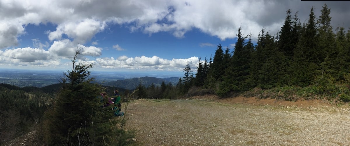 The peak between Point No 1 and No 2 called Hikers Hut has an amazing view. #lifeatexpedia #tigermtn
