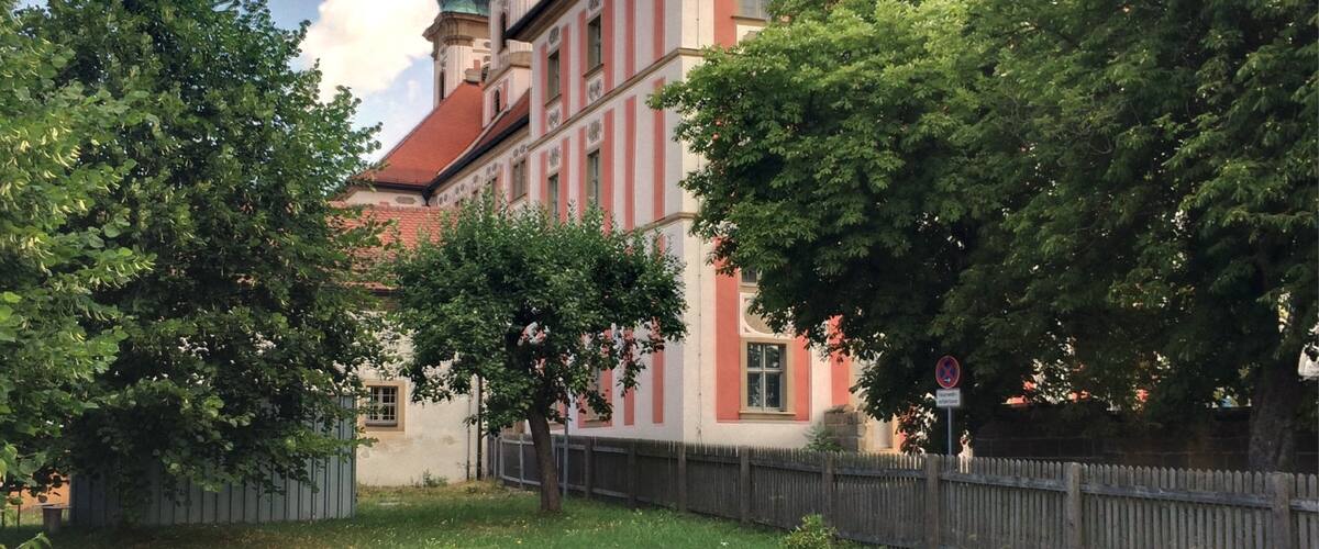 Kloster Speinshart with it's hotel and restaurant is a wonderful quiet and peaceful place to stay and therefore a perfect #WeekendGetaway - helpful owners, warm and friendly. The Kloster is a small village of it's own with beautiful gardening and a little fish lake on the side. We had a relaxing and inspiring weekend here.