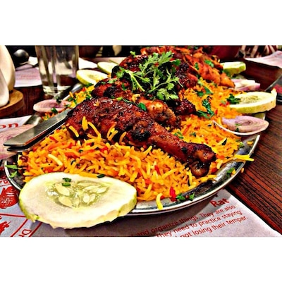 CUPPA RICE.. It's an Arabian dish with layers of flavours, starting with the bottomost layer of thin and well balanced curry. Lies upon it is the rice, which is just good enough to go with the curry and then goes the grilled whole chicken. Beautifully garnished with onion and cucumber. All you need is a fork and knife and just dig in.
#food #foodie #foodblog #india #foodlover